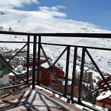 Living Granada Monte Oiz * Sierra Nevada